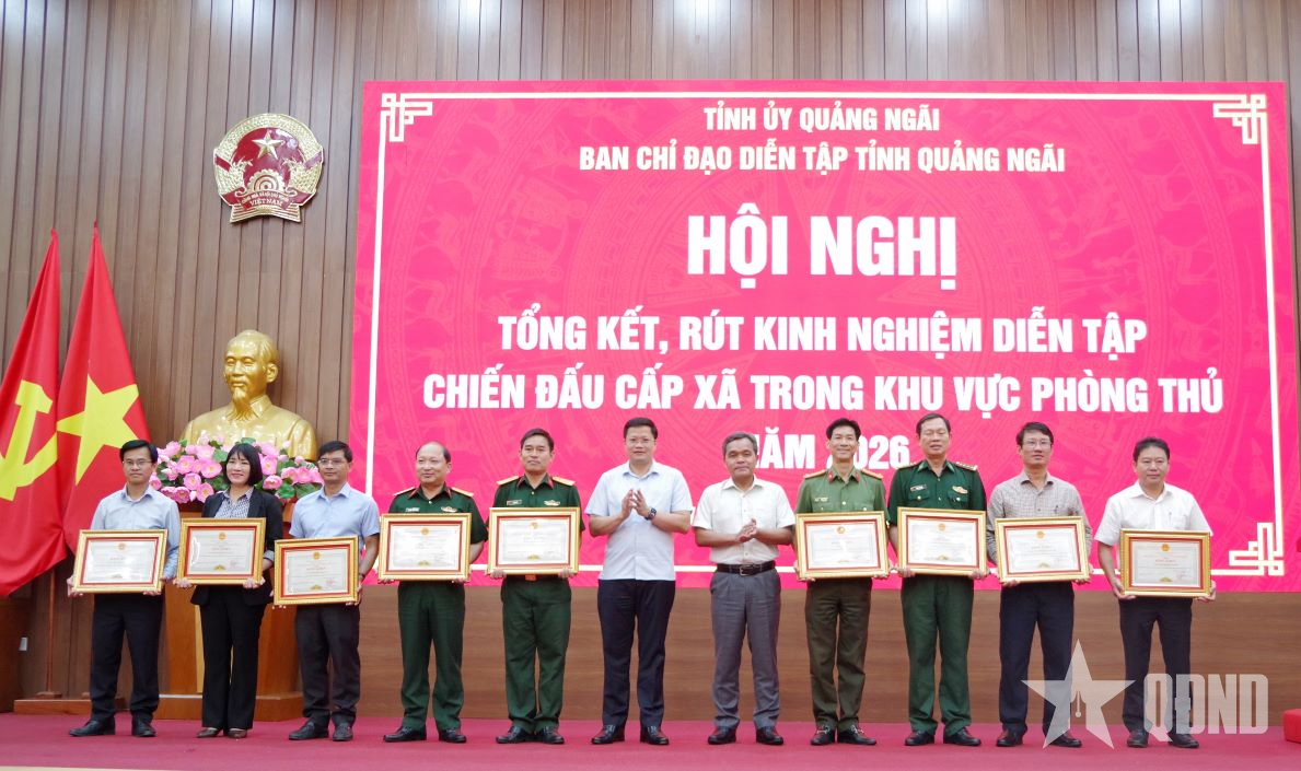 Quảng Ngãi tổng kết công tác diễn tập tác chiến cấp xã trong khu vực phòng thủ
 
